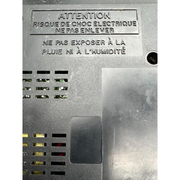 Vintage General Electric AM/FM Woodgrain Alarm Clock Radio 7-4624B - Picture 9 of 14